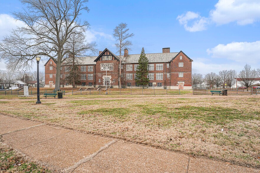 More Photos Of 5814 Thekla Ave, Saint Louis Specialty For Sale