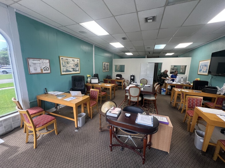 More Photos Of 5701-5781 N Federal Hwy, Boca Raton Storefront Retail Office For Lease