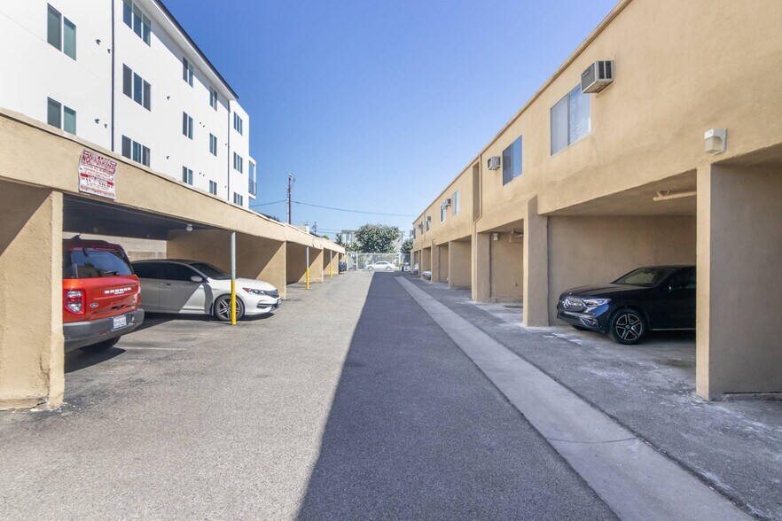 More Photos Of 8523 Etiwanda Ave, Northridge Apartments For Sale