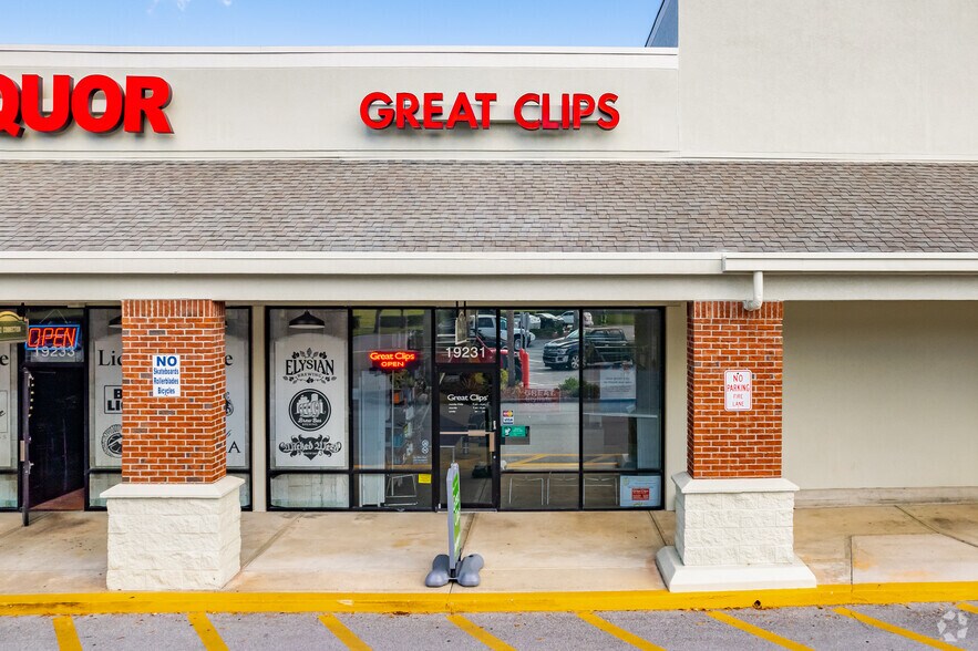More Photos Of 19211-19247 N Dale Mabry Hwy, Lutz Unknown For Lease