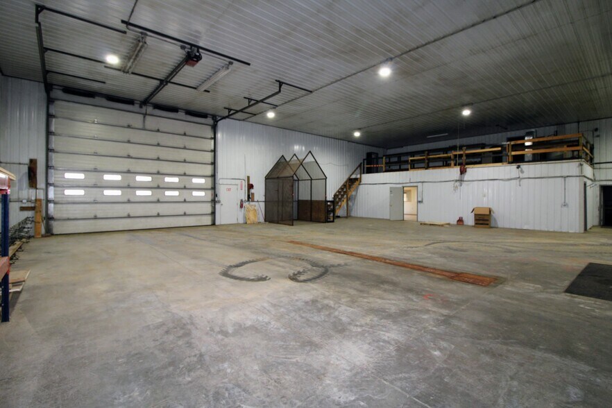 More Photos Of 8401 NW 282nd St, Berthold Warehouse For Sale