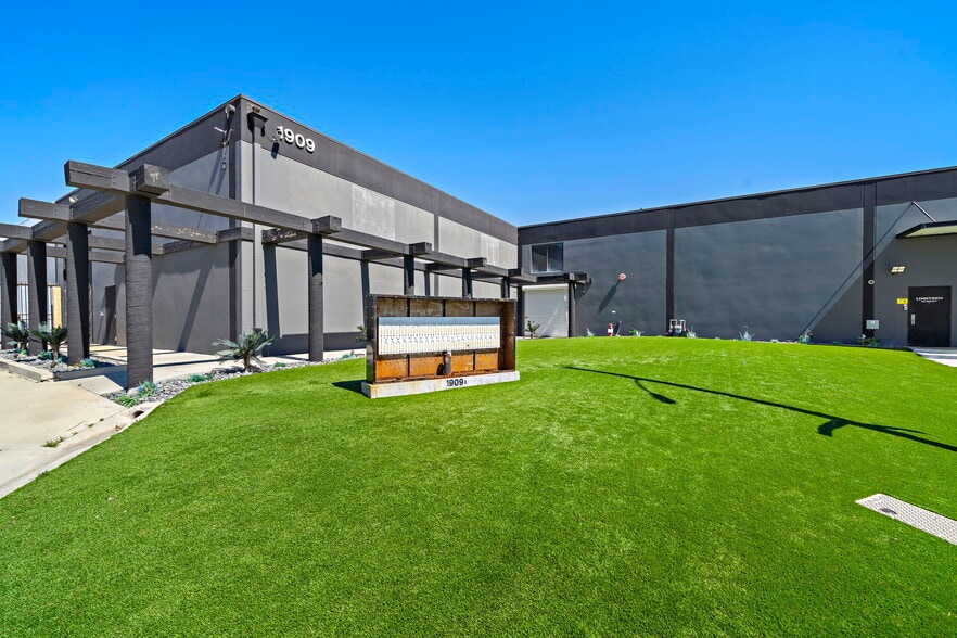 Primary Photo Of 1909 S Susan St, Santa Ana Distribution For Sale