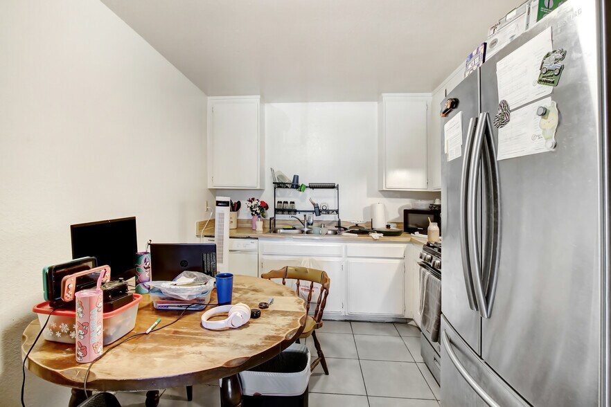 More Photos Of 671 Greystone Ln, Hemet Multifamily For Sale