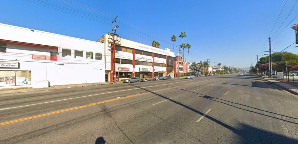 More Photos Of 6819 Sepulveda Blvd, Van Nuys Office For Lease