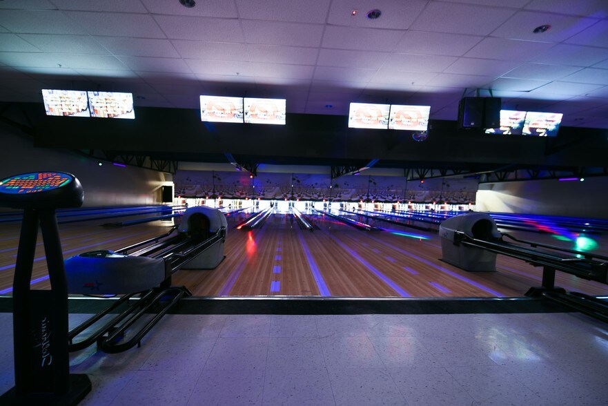 More Photos Of 122 W 900 N, Payson Bowling Alley For Sale