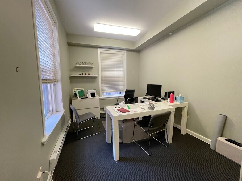 More Photos Of 158 Newbury St, Boston Coworking Space