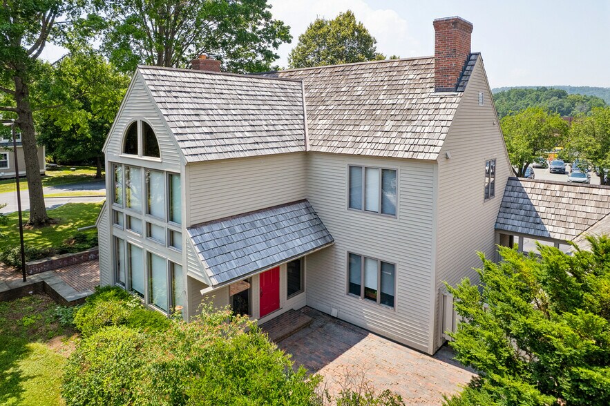 More Photos Of 68 Lyme Rd, Hanover Office Residential For Sale