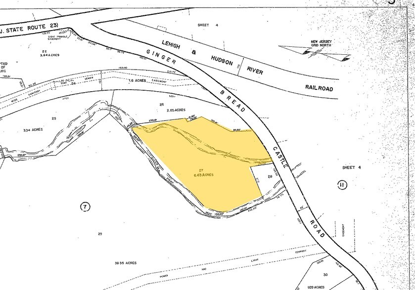 More Photos Of 30 Gingerbread Castle Rd, Hamburg Storefront For Sale