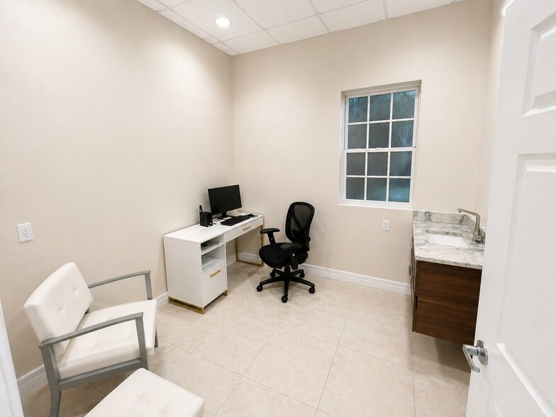 More Photos Of 266 NW Peacock Blvd, Port Saint Lucie Medical For Sale