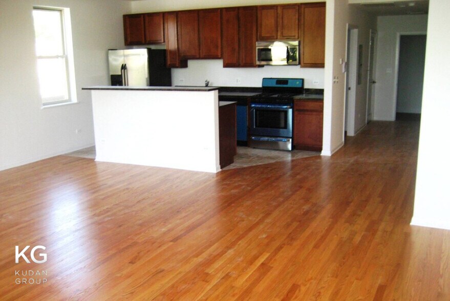 More Photos Of 3559 N Milwaukee Ave, Chicago Apartments For Sale