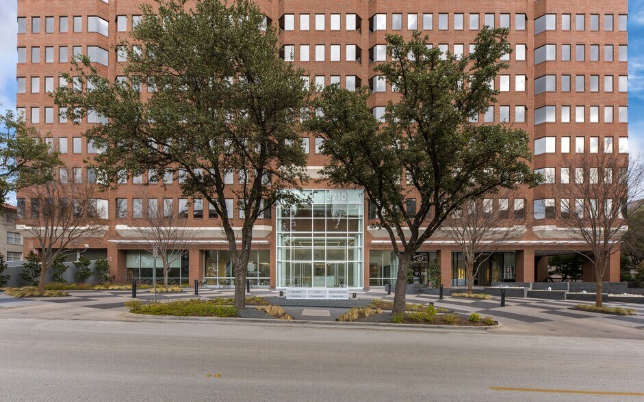 More Photos Of 3710 Rawlins St, Dallas Office For Lease
