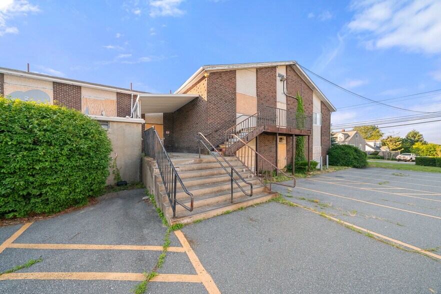 More Photos Of 1123 Rockdale Ave, New Bedford Rehabilitation Center For Sale