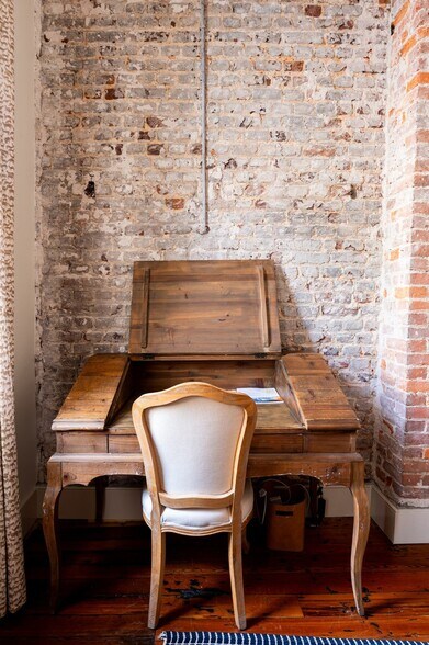 More Photos Of 21 Broad St, Charleston Storefront Retail Residential For Sale