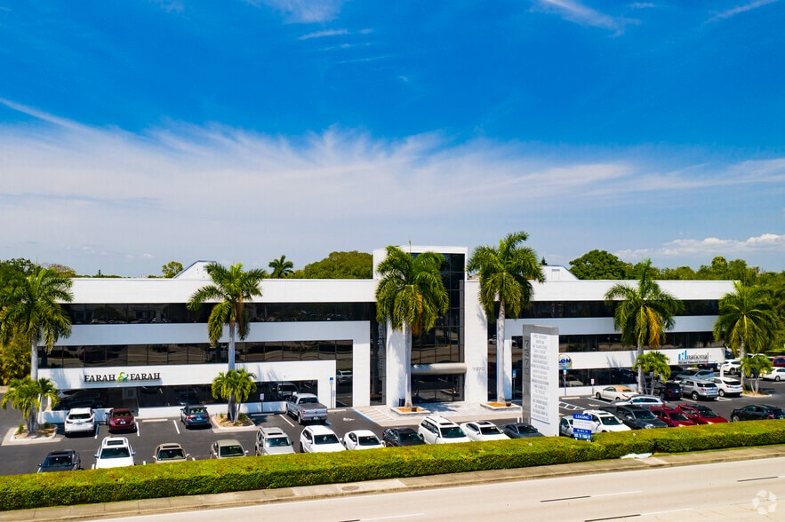 More Photos Of 7370 College Pky, Fort Myers Medical For Lease