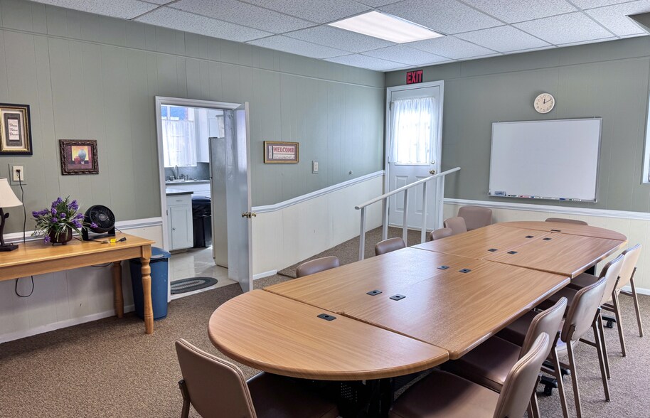 More Photos Of 1540 Roanoke rd, Daleville Specialty For Sale