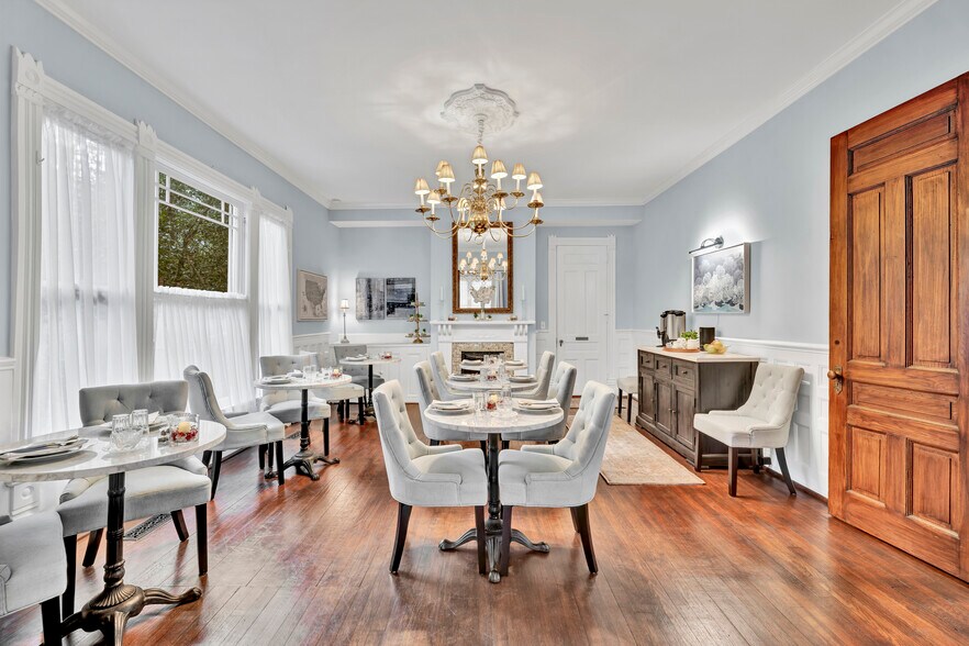 More Photos Of 412 S 3rd St, Wilmington Hospitality For Sale