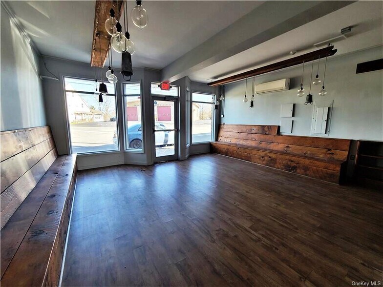 More Photos Of 1 Horseshoe Lake Rd, Kauneonga Lake Restaurant For Sale