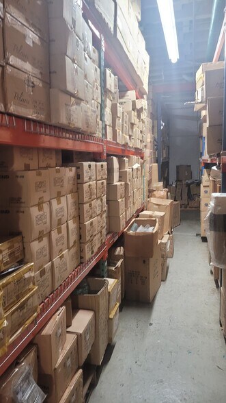 More Photos Of 58-96 57th St, Maspeth Warehouse For Lease