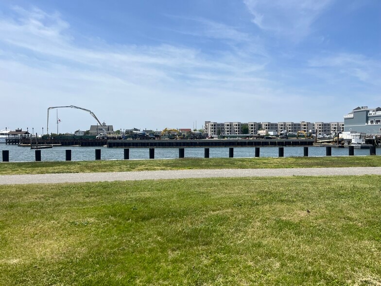 More Photos Of 405 Woodcleft Ave, Freeport Land For Sale