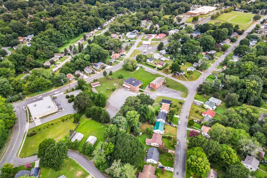 More Photos Of 2925 S Main St, Winston-Salem Office For Sale