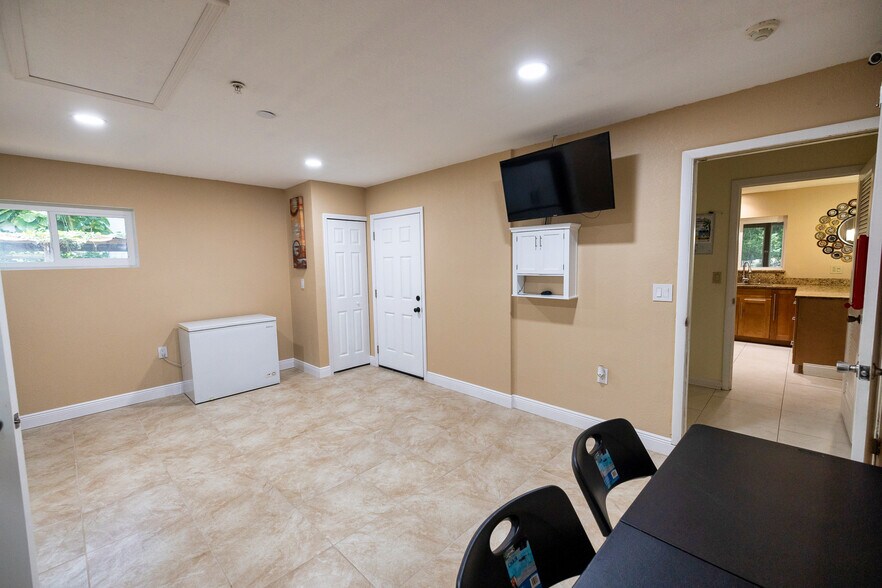 More Photos Of 7128 Wrenwood Cir, Tampa Rehabilitation Center For Sale