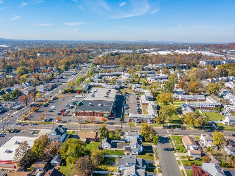 More Photos Of 509-513 W Union Ave, Bound Brook Freestanding For Lease