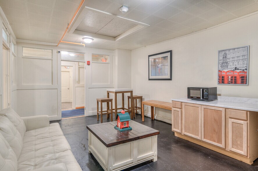 More Photos Of 395 N Main St, Prineville Storefront Retail Residential For Sale