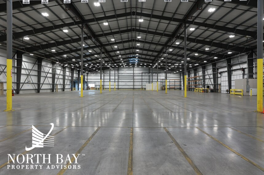 More Photos Of 3300 N Laughlin Rd, Santa Rosa Warehouse For Lease