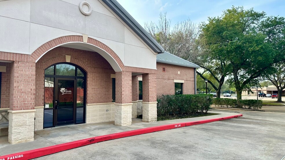 More Photos Of 3030 Edgewater Blvd, Sugar Land Medical For Sale