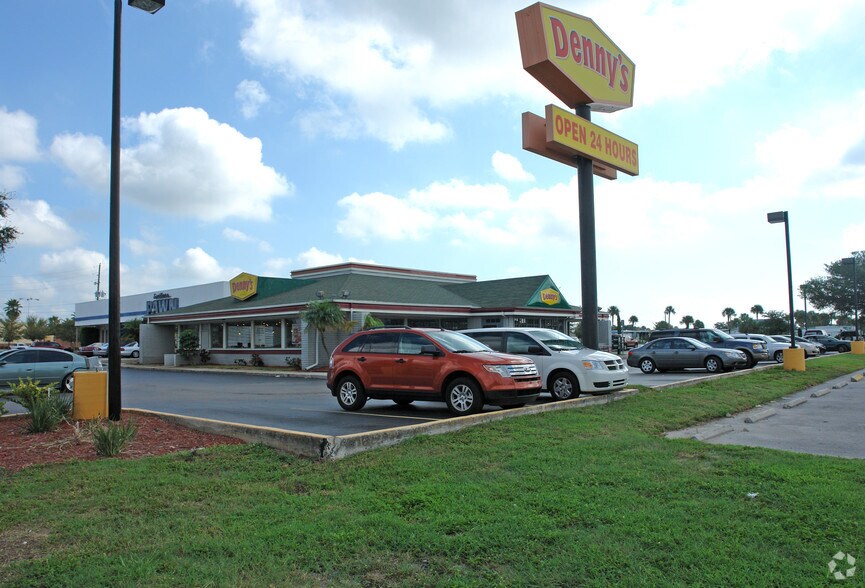 Primary Photo Of 940 Missouri Ave N, Largo Restaurant For Sale