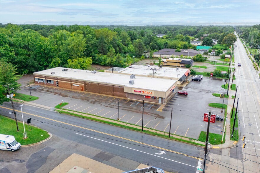 Primary Photo Of 5058 S Waverly Rd, Lansing Freestanding For Lease