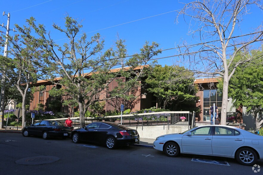 More Photos Of 3010 Colby St, Berkeley Medical For Lease