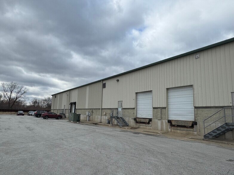 More Photos Of 3550 179th St, Hammond Warehouse For Lease
