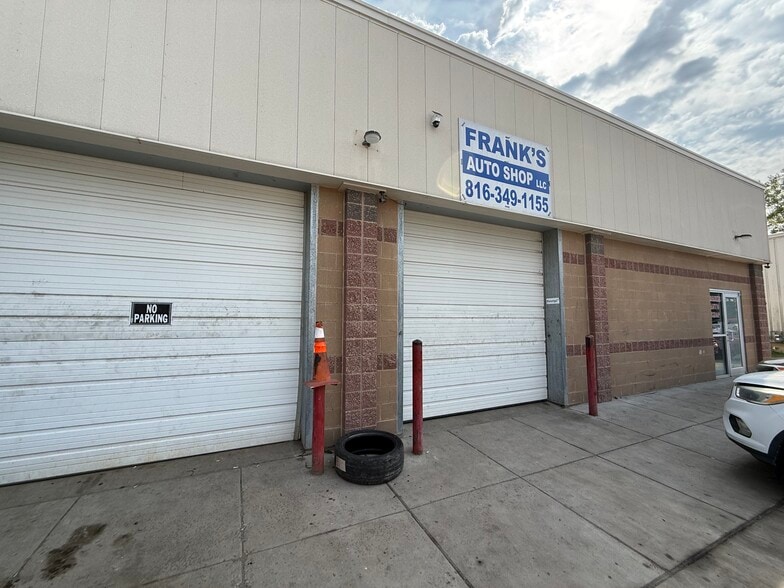 More Photos Of 1114 Southview Dr, Liberty Industrial For Sale
