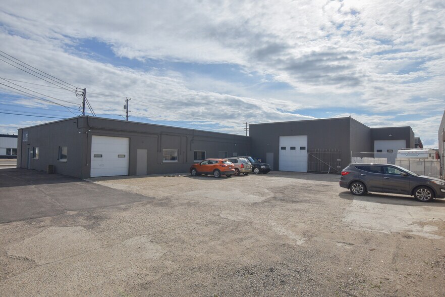 More Photos Of 11802 145 St NW, Edmonton Warehouse For Sale