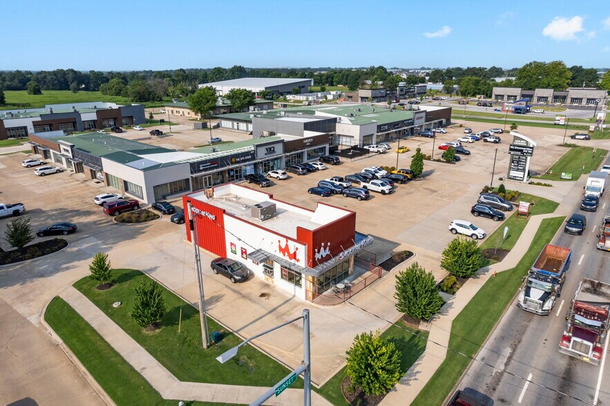 More Photos Of 1395 E Henri De Tonti Blvd, Springdale Unknown For Lease