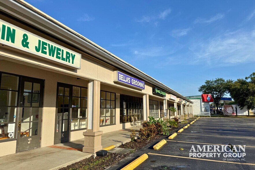 More Photos Of 5900-5990 S Tamiami Trl, Sarasota Storefront For Lease