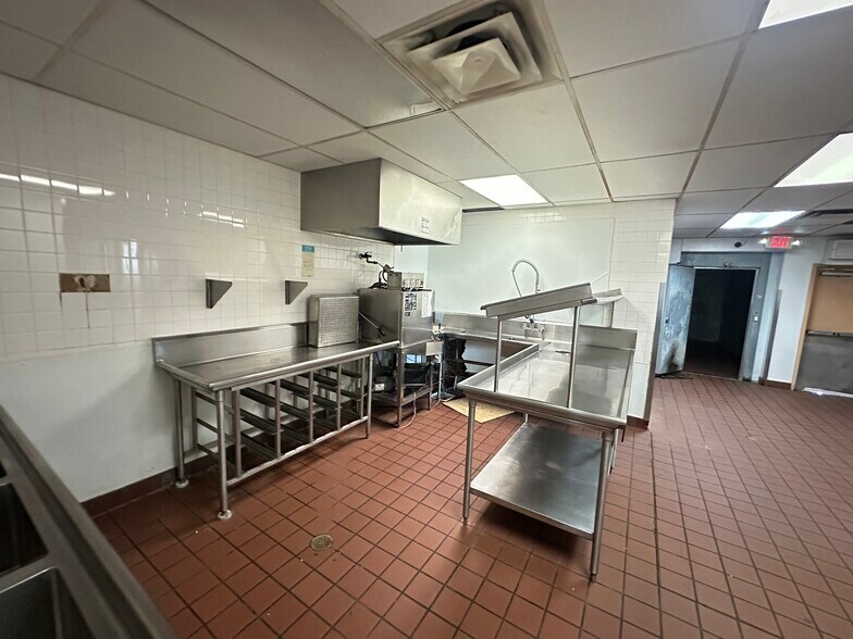 More Photos Of 705 S 500 E, American Fork Restaurant For Lease