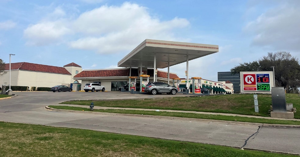 Primary Photo Of 5401 N Macarthur Blvd, Irving Convenience Store For Sale