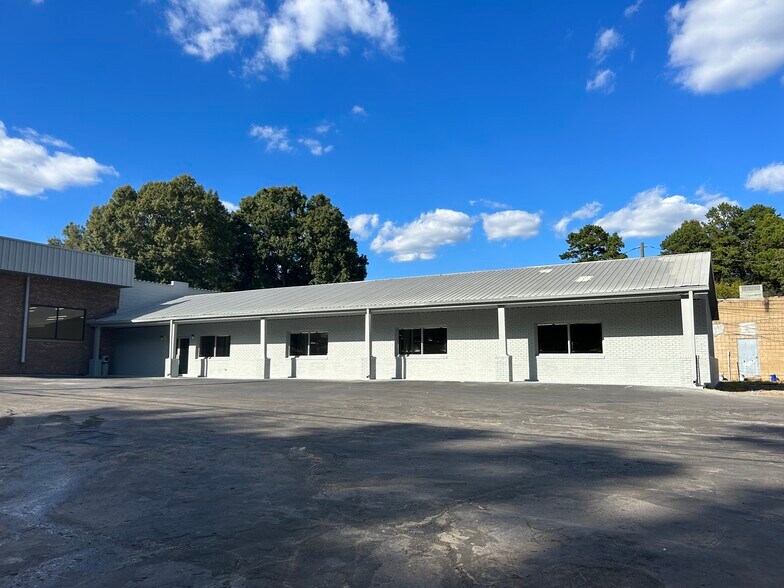 Primary Photo Of 2914 Gibbon Rd, Charlotte Freestanding For Lease