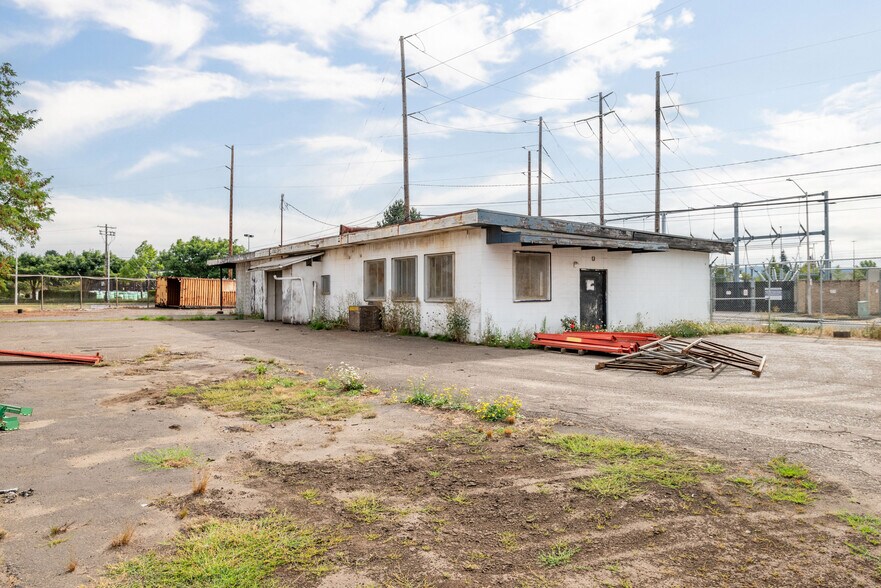 More Photos Of 523 7th Ave, Longview Warehouse For Sale