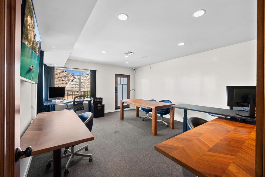 More Photos Of 1218-1224 Prospect St, La Jolla Office For Lease