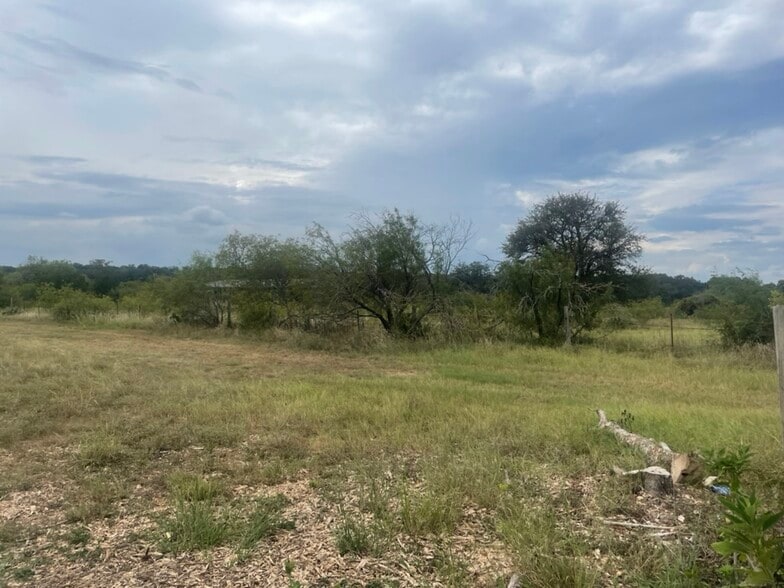 More Photos Of 11904 Old San Antonio Rd, Manchaca Light Manufacturing For Lease