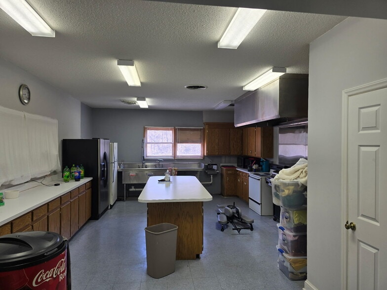 More Photos Of 517 Pleasant Ave, Kannapolis Religious Facility For Sale