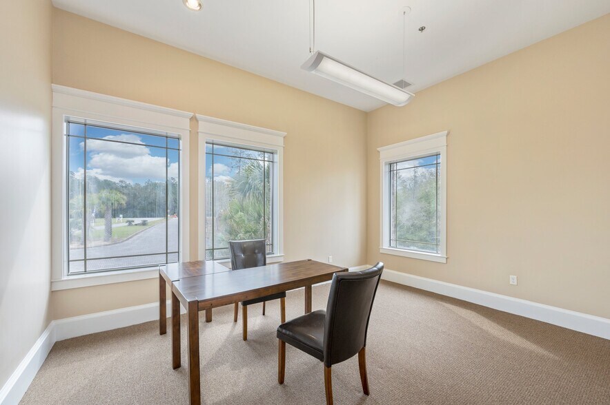 More Photos Of 3201 Heritage Plantation Blvd, Laurel Hill Office For Sale