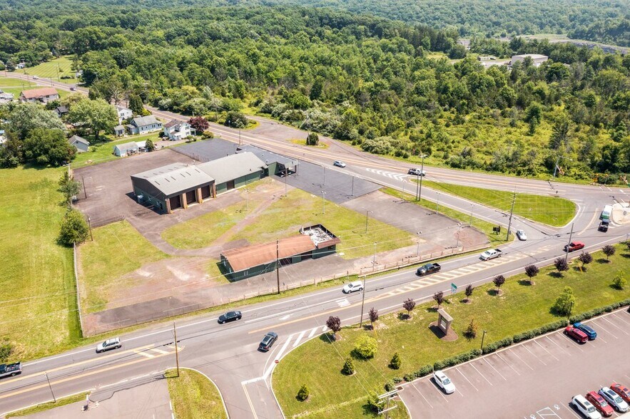 More Photos Of 8364 Easton Rd, Ottsville Auto Dealership For Sale
