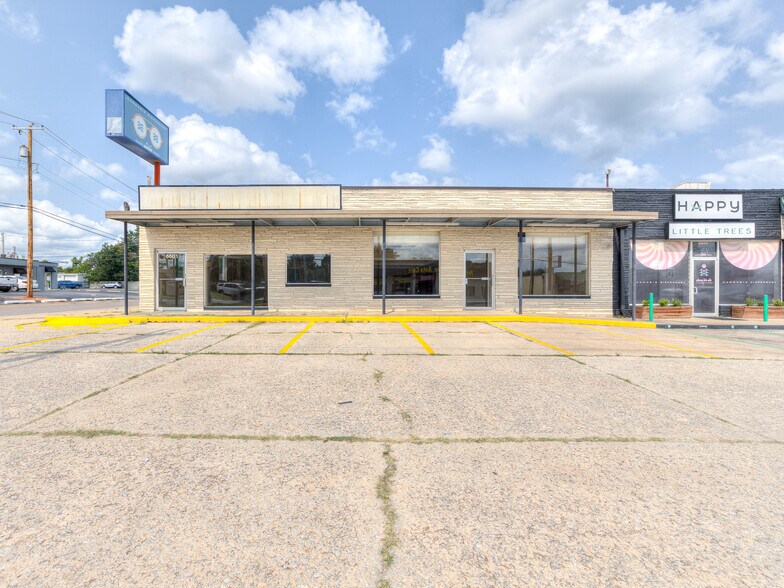 More Photos Of 6601 N May Ave, Oklahoma City Storefront For Lease
