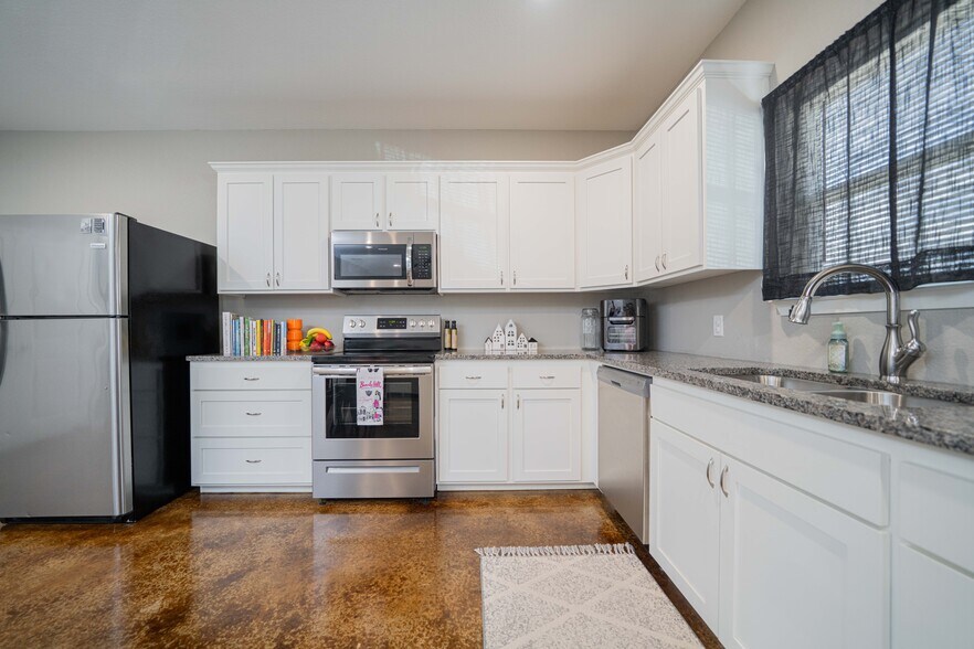 More Photos Of 128 Loye Ln, Hawkins Apartments For Sale
