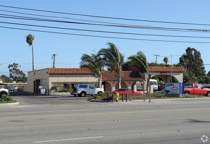 Primary Photo Of 3280 E Vineyard Ave, Oxnard Auto Repair For Sale