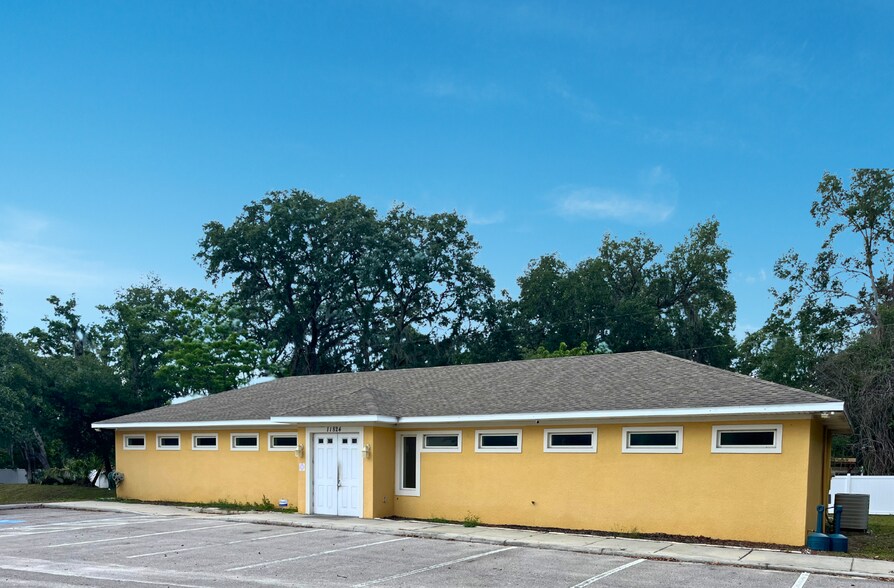 Primary Photo Of 11824 Jackson Rd, Thonotosassa Office Residential For Lease